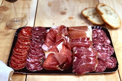 plateau de charcuterie-un peu