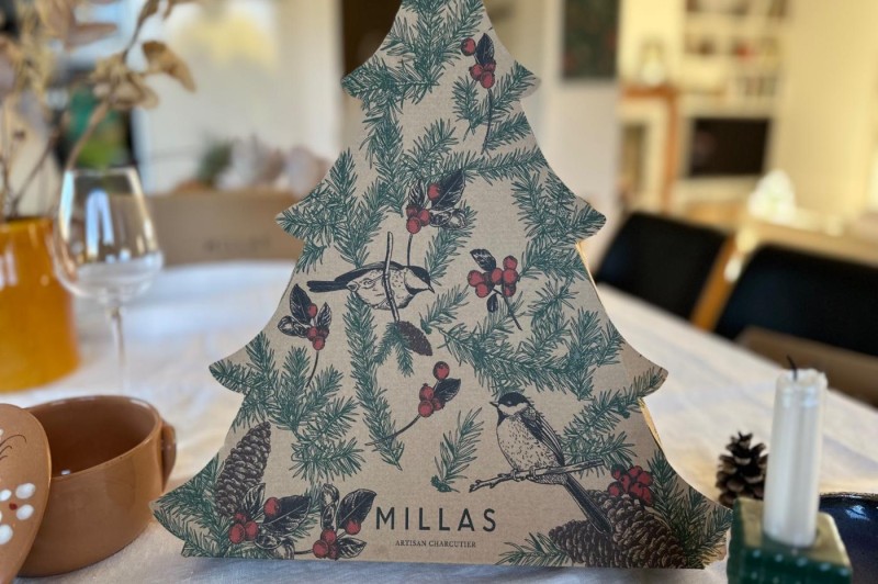 Coffret Sapin de Noël Millas – Saveurs Authentiques et Festives