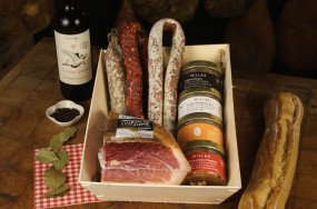 Corbeille Indispensable Millas - Charcuterie artisanale et saveurs d'exception