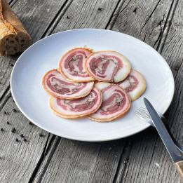 Poitrine roulée séchée - tranches -charcuterie Millas