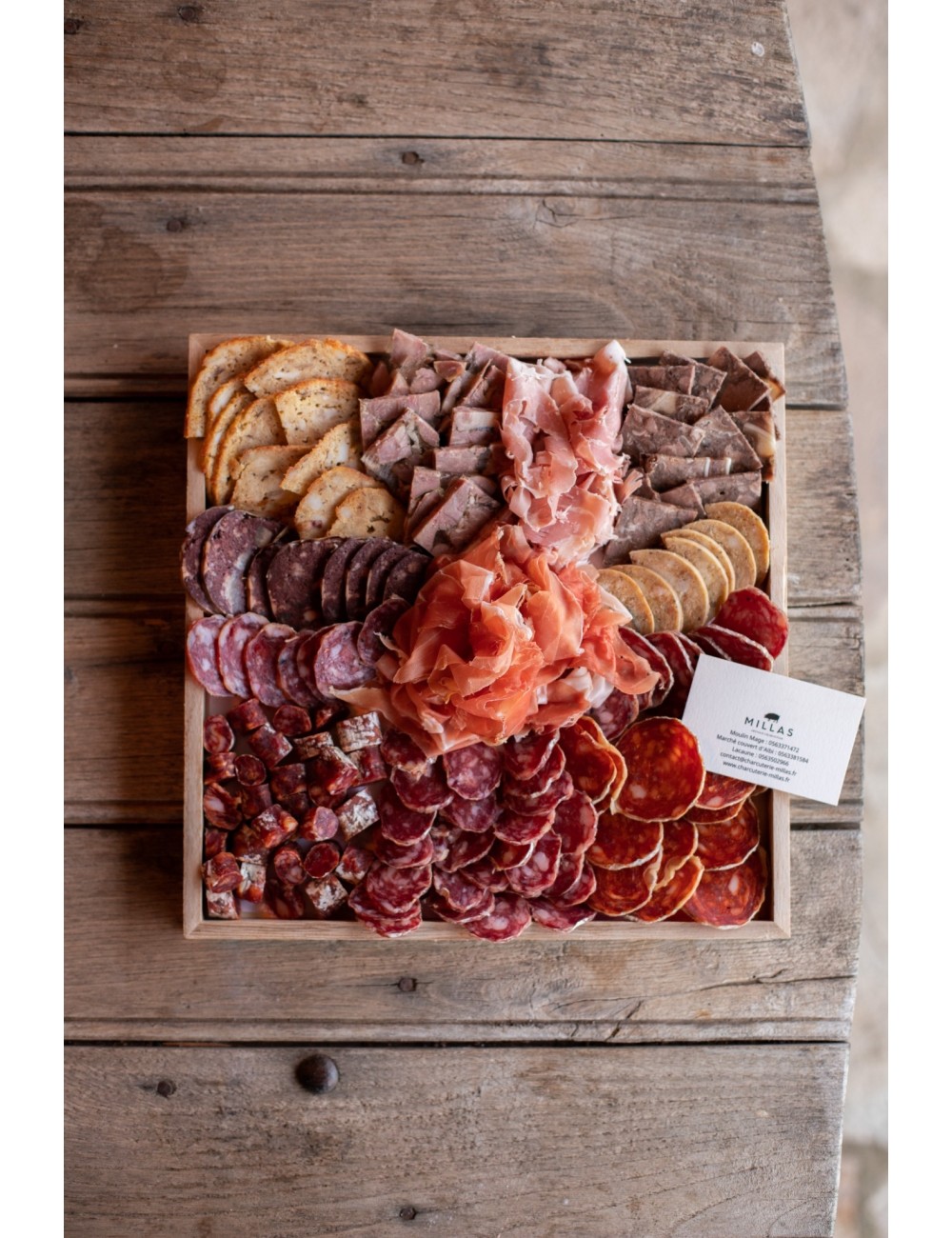 Plateau de charcuterie cuite et charcuterie sèche Millas