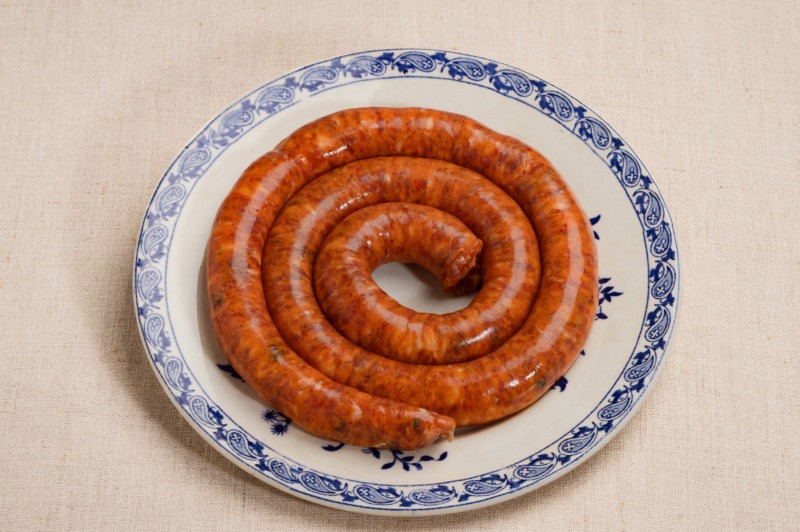 saucisse fraîche fine au piment d'espelette AOP - charcuterie millas