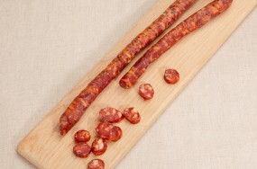 saucisse sèche fine au piment d'espelette AOP charcuterie millas